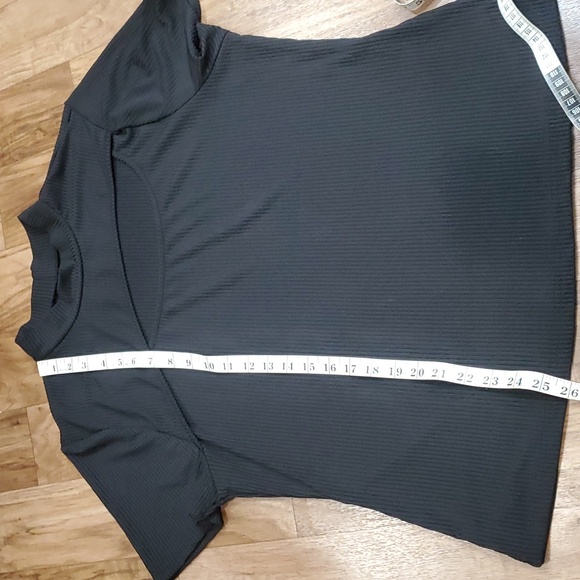 WOMENS COLLARED BLACK TEXTURED KNIT TSHIRT WITH CHEST CUTOUT SIZE 3X - Picture 11 of 11